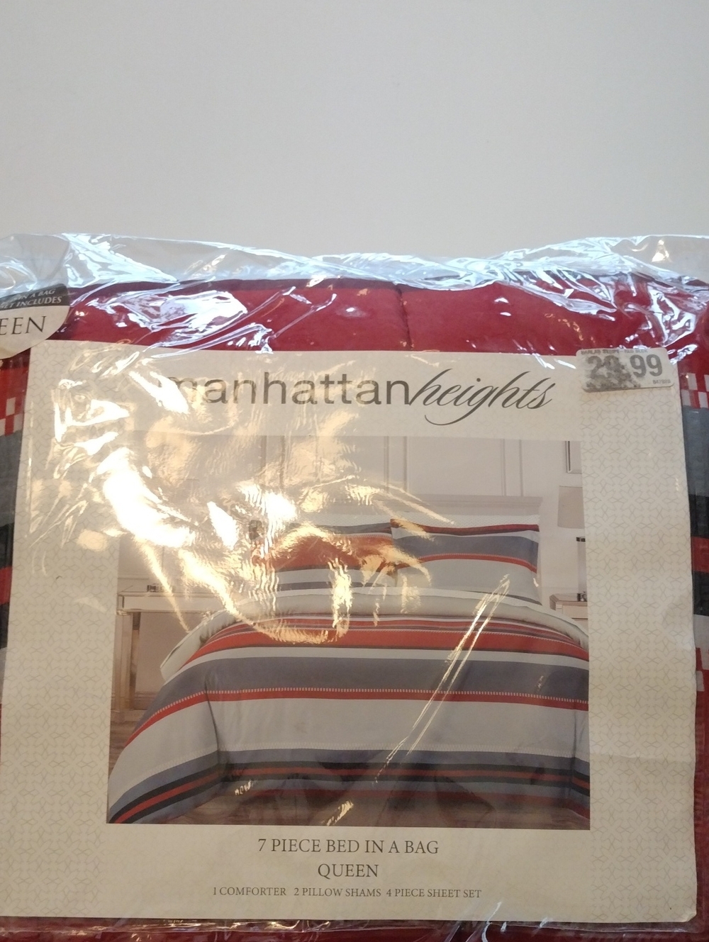 Manhattan Heights Queen Comforter Set in Red
